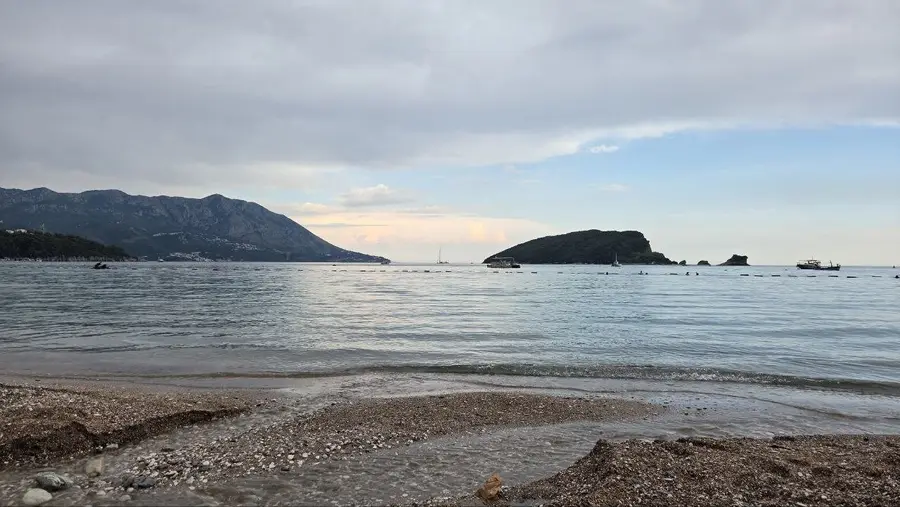 Foto von tag 14: Budva: Der Berg sagte Nein (Budva — Küstenmodus)