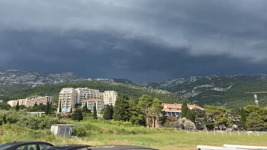 Foto von tag 14: Budva: Der Berg sagte Nein (Budva — Küstenmodus)