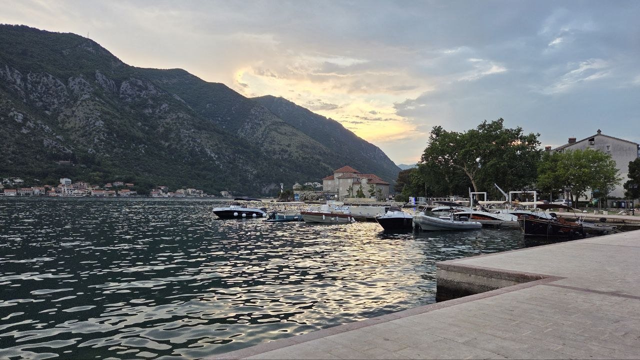 Foto von tag 11: Das Nickerchen nach Kotor — Kotor — Stein und Wasser